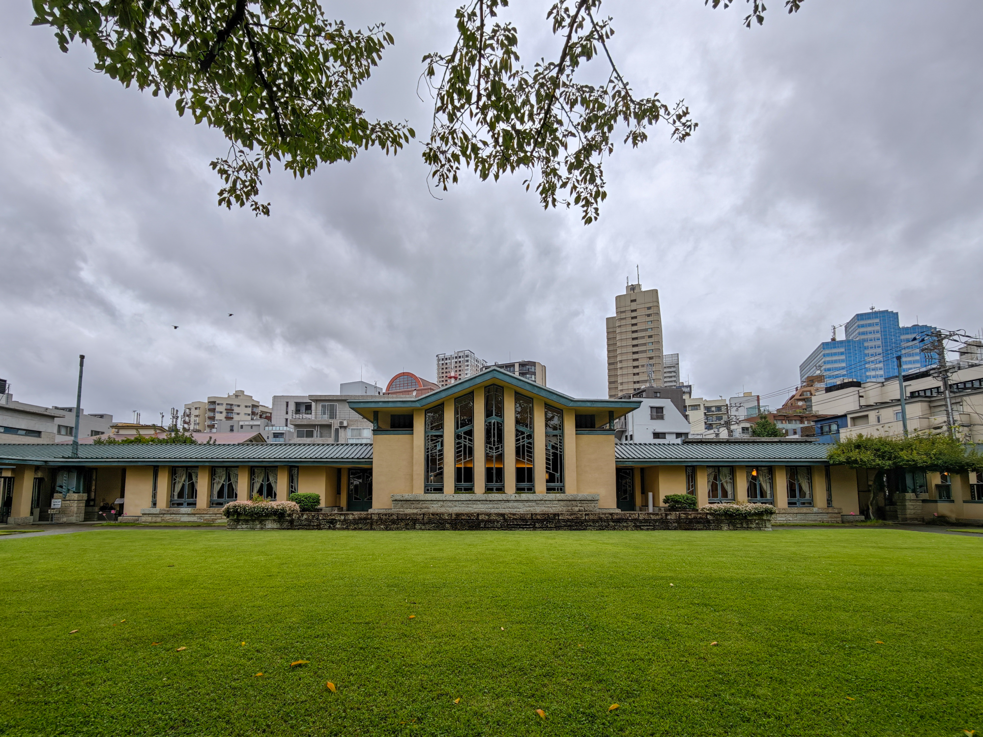 自由学園 明日館 正面